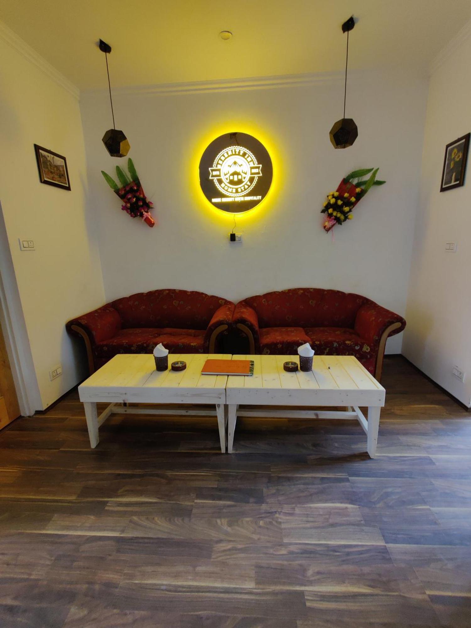 Serenity Inn Home Stay Srīnagar Exteriör bild
