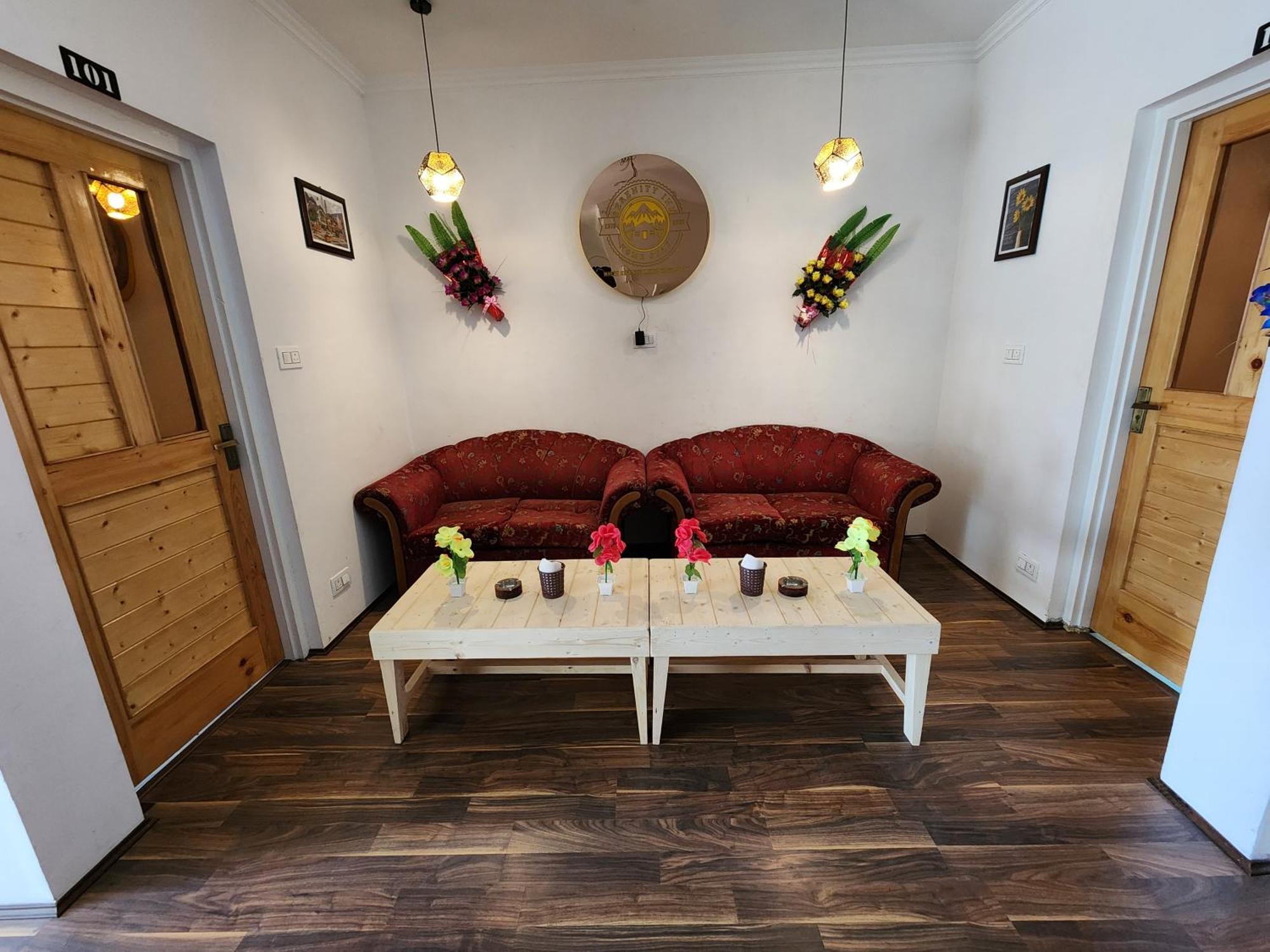 Serenity Inn Home Stay Srīnagar Exteriör bild