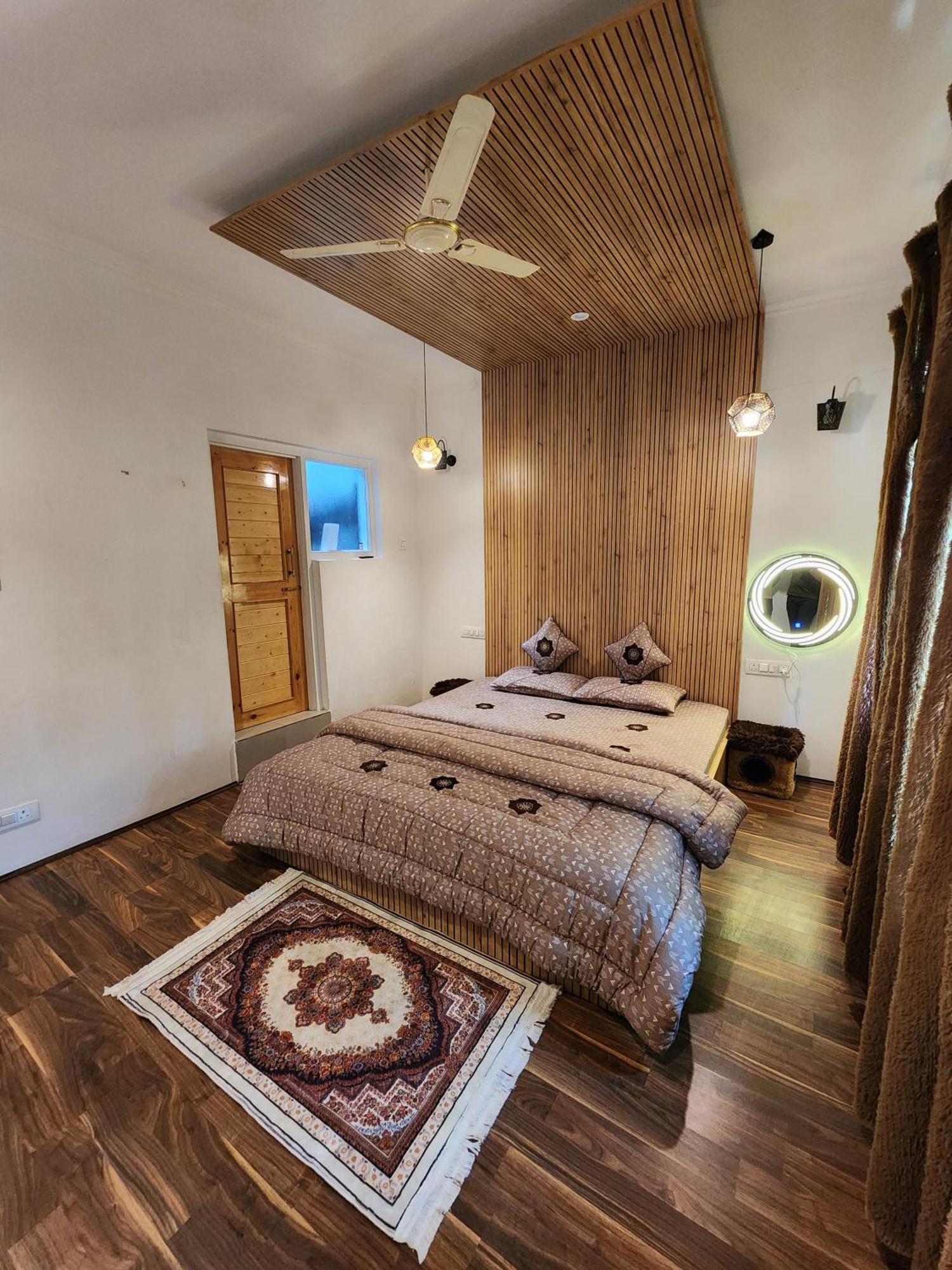 Serenity Inn Home Stay Srīnagar Exteriör bild